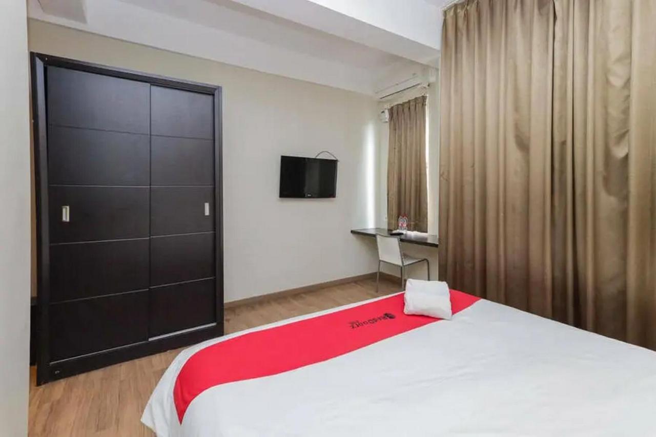 Reddoorz Plus At Riverside Malang Exterior photo
